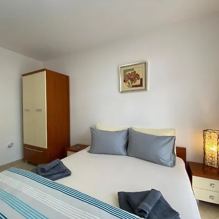 Anita A15 Family Sunny Slantchev Briag